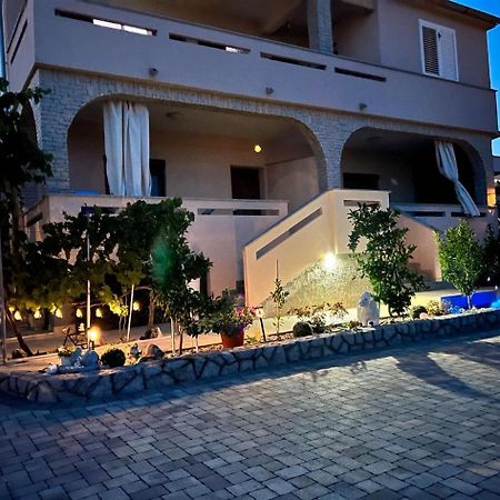 Kabashi Apartment Кърк Екстериор снимка