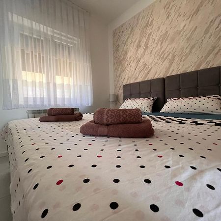 Kabashi Apartment Кърк Екстериор снимка