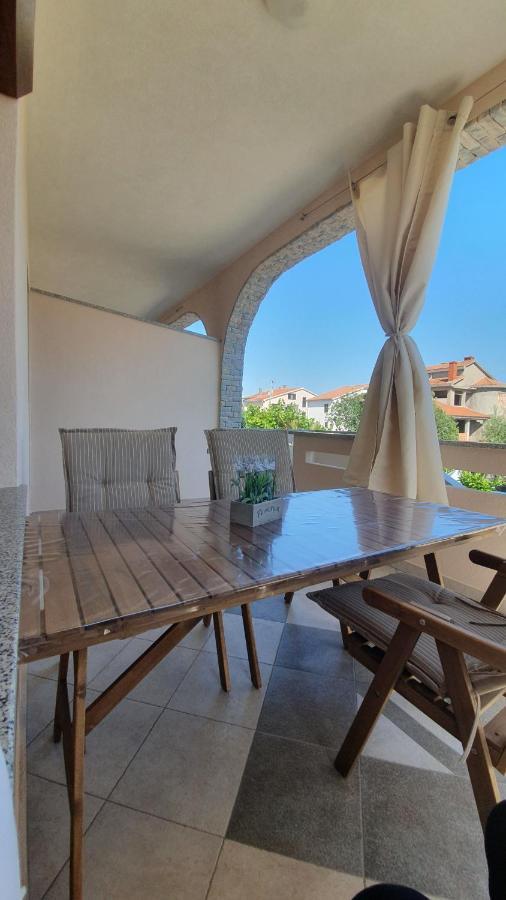 Kabashi Apartment Кърк Екстериор снимка