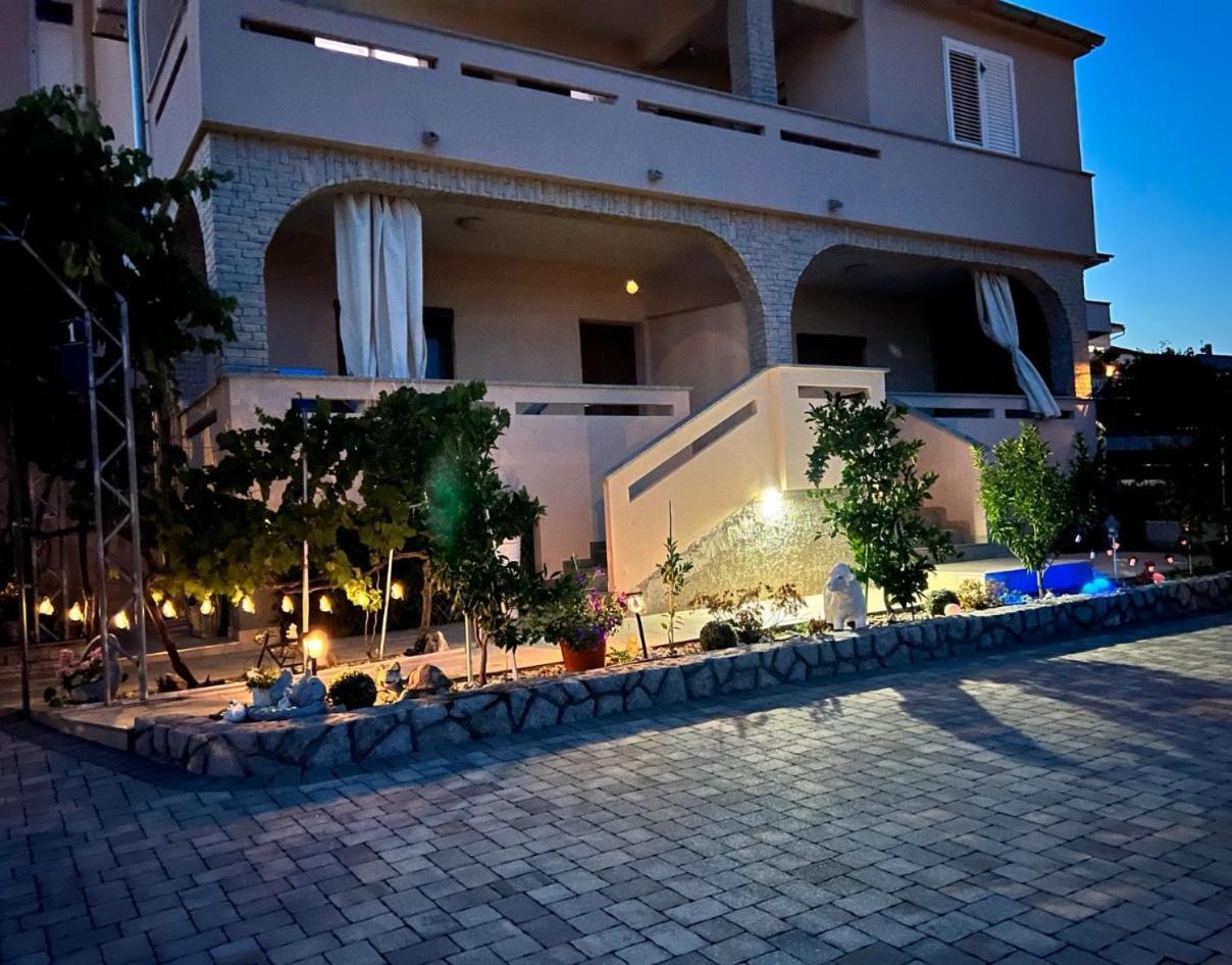 Kabashi Apartment Кърк Екстериор снимка