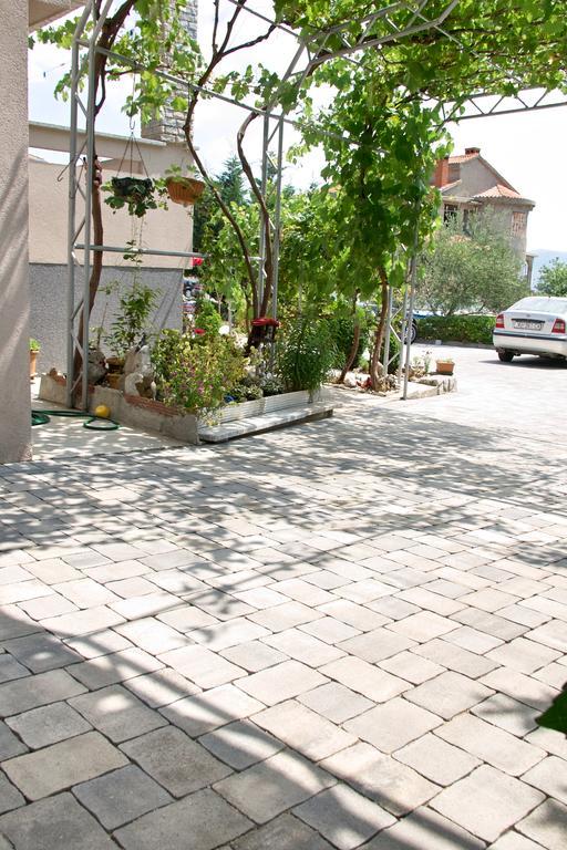 Kabashi Apartment Кърк Екстериор снимка